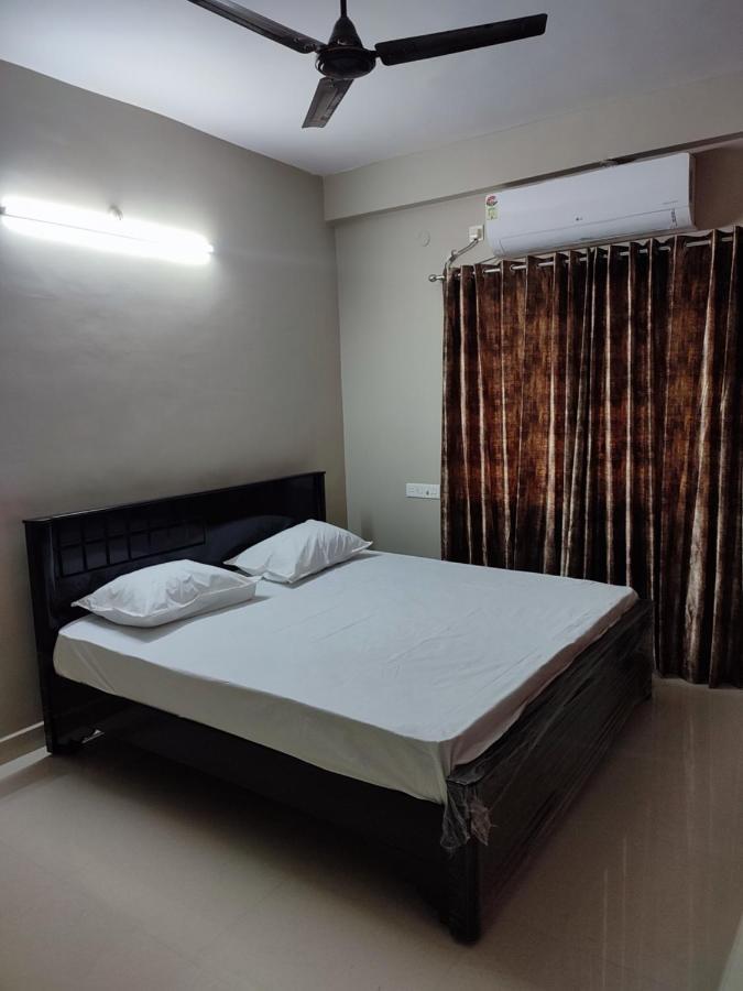 Rahul'S Castle Guest House 비사카파트남 외부 사진